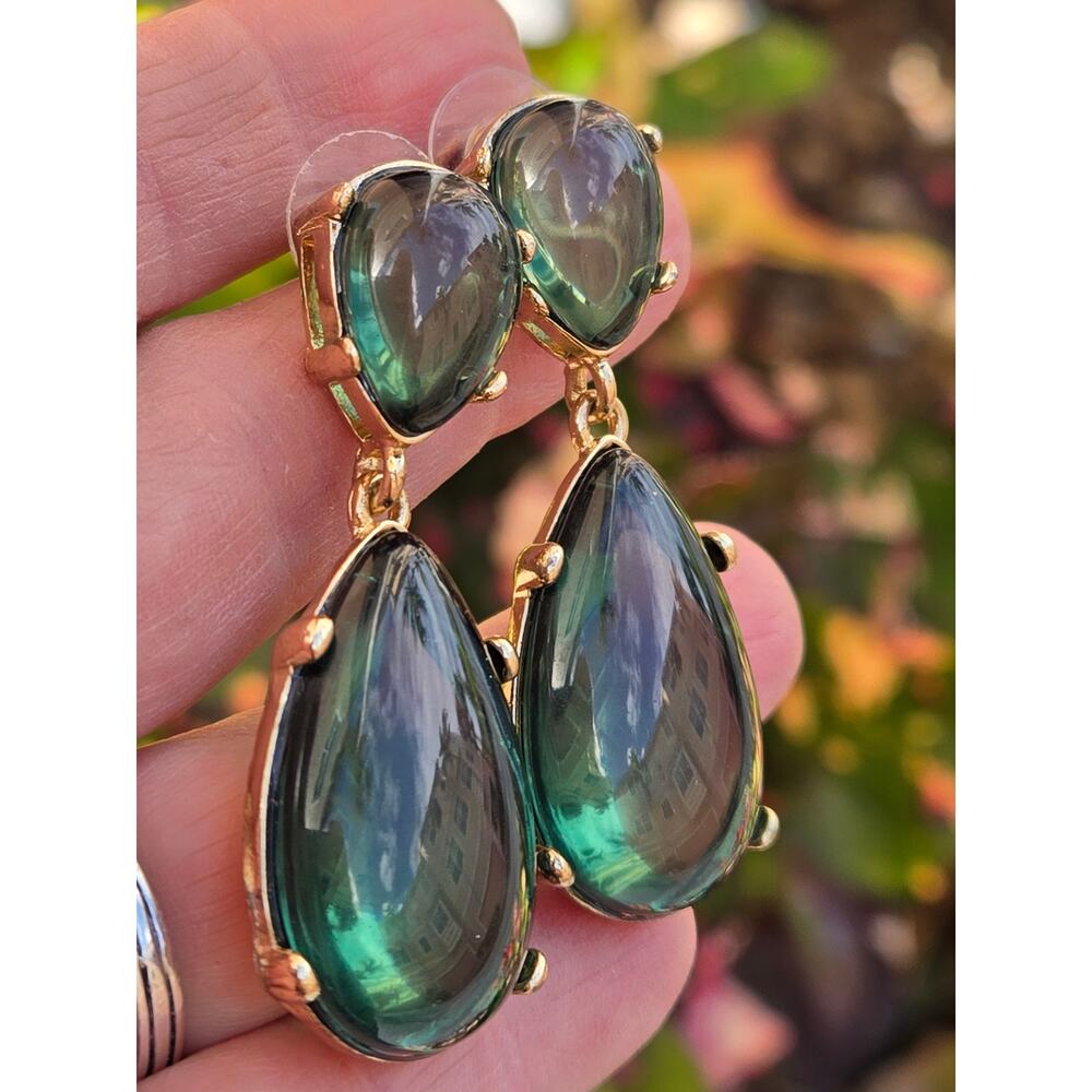 Vintage Kenneth Jay Lane Gold Tone Emerald Resin … - image 4